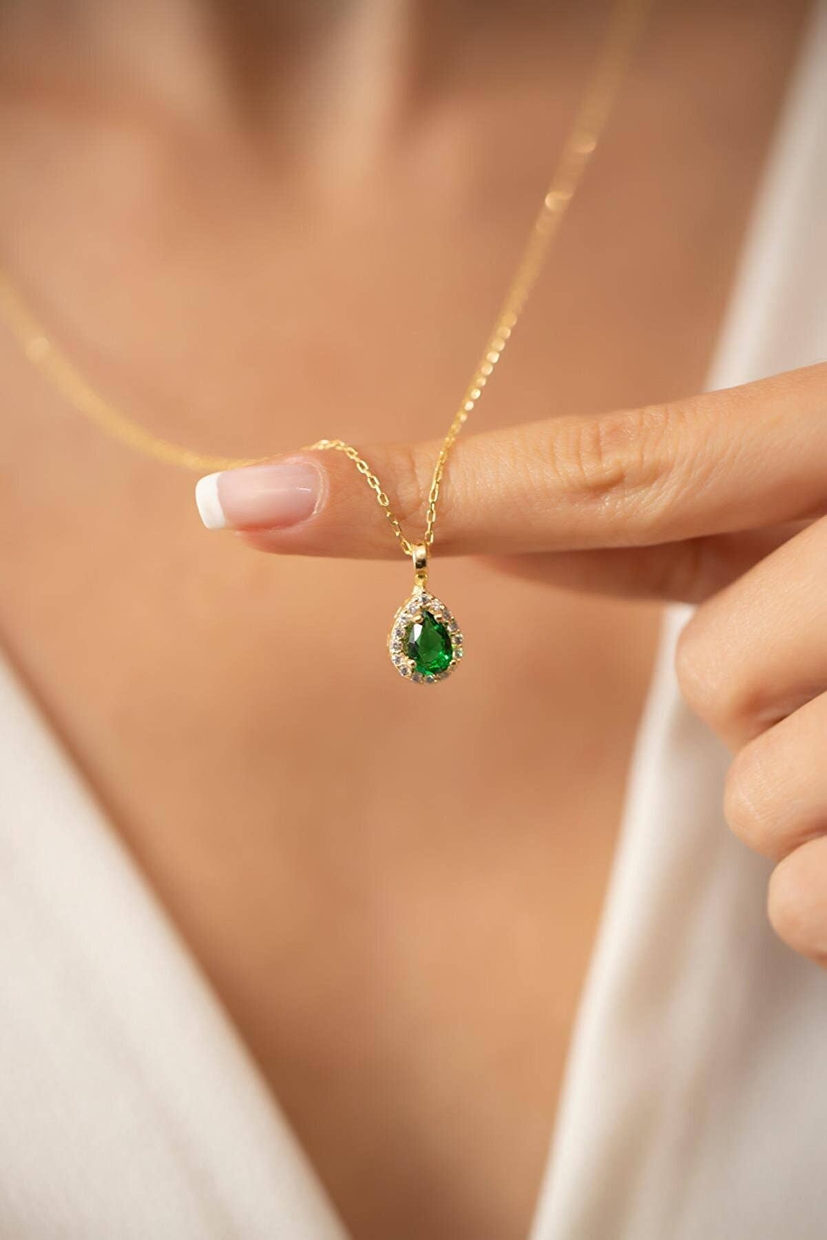 Einzelstück - Náhrdelník so smaragdovou kvapkou pozlátený 14K zlatom - Náhrdelník so smaragdovou kvapkou vody - Darček pre ženy so zlatými